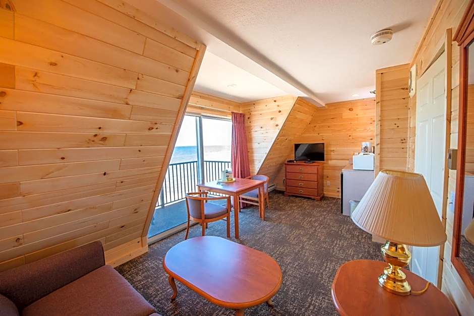 Quality Inn & Suites Mackinaw City Beachfront