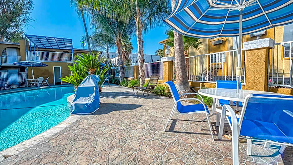Hollywood City Inn