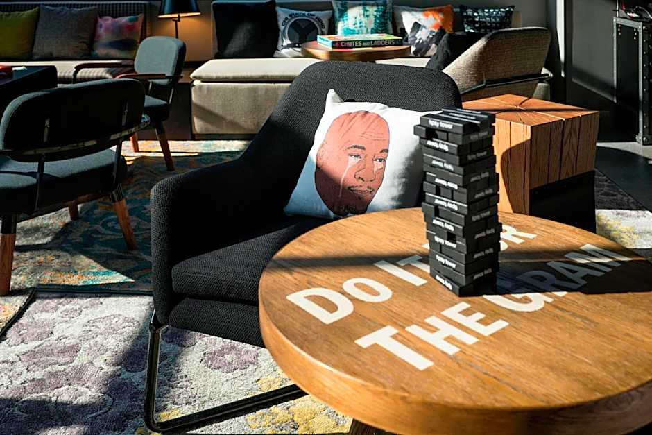 Moxy by Marriott Chicago Downtown