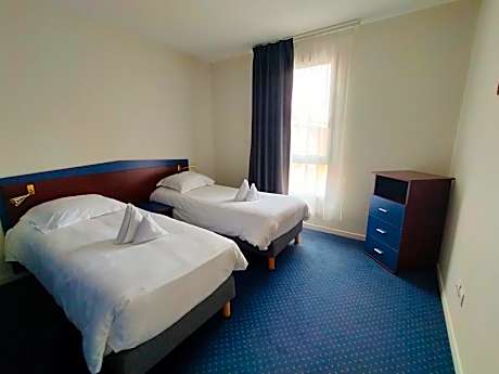 One Bedroom Apartment - Twin