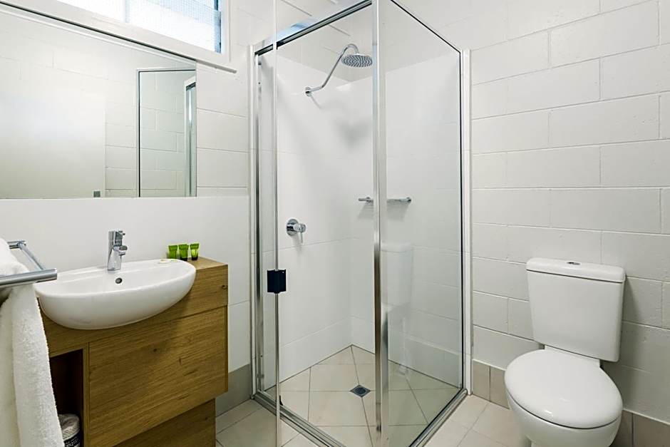 Nightcap at Edge Hill Tavern