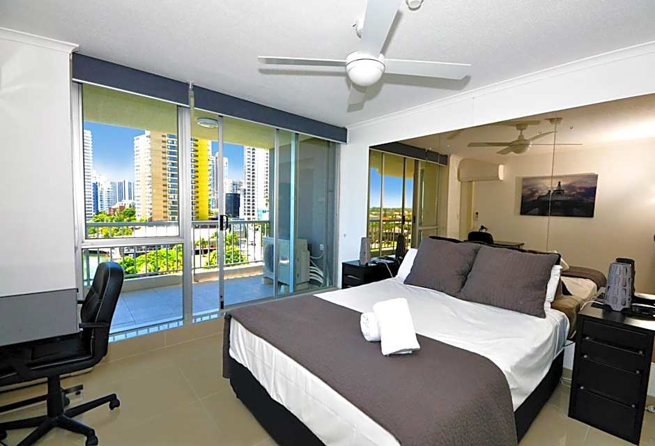 Moorings On Cavill Surfers Paradise