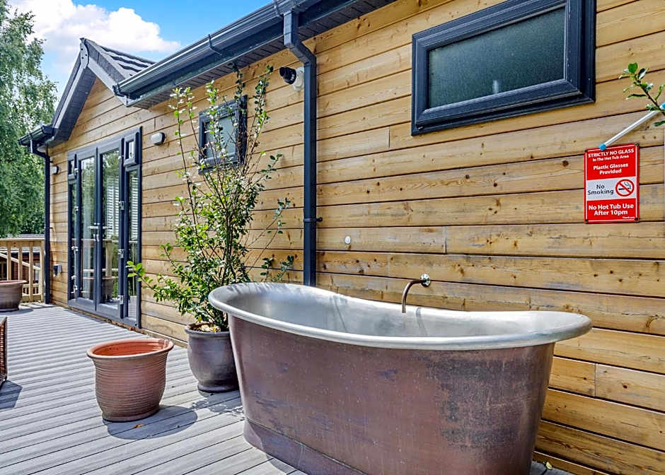 Charlesworth Lodges