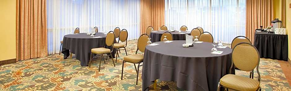 Holiday Inn Country Club Plaza – Kansas City, MO