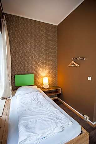 Single Room with Shared Bathroom