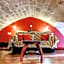 Leo Hotel