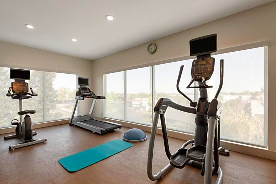 Holiday Inn Express- West Sacramento By IHG