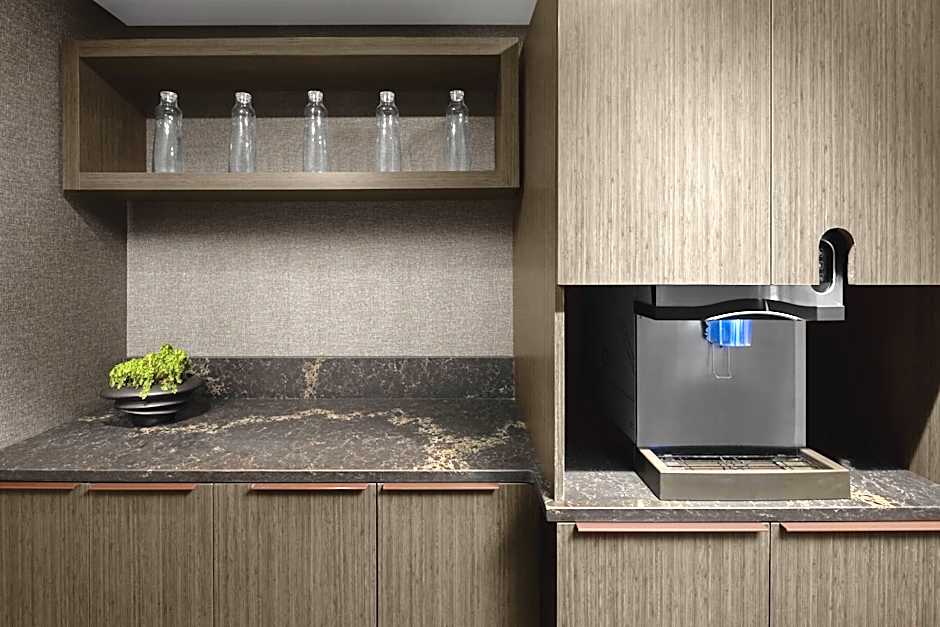 AC Hotel by Marriott St. Louis Clayton