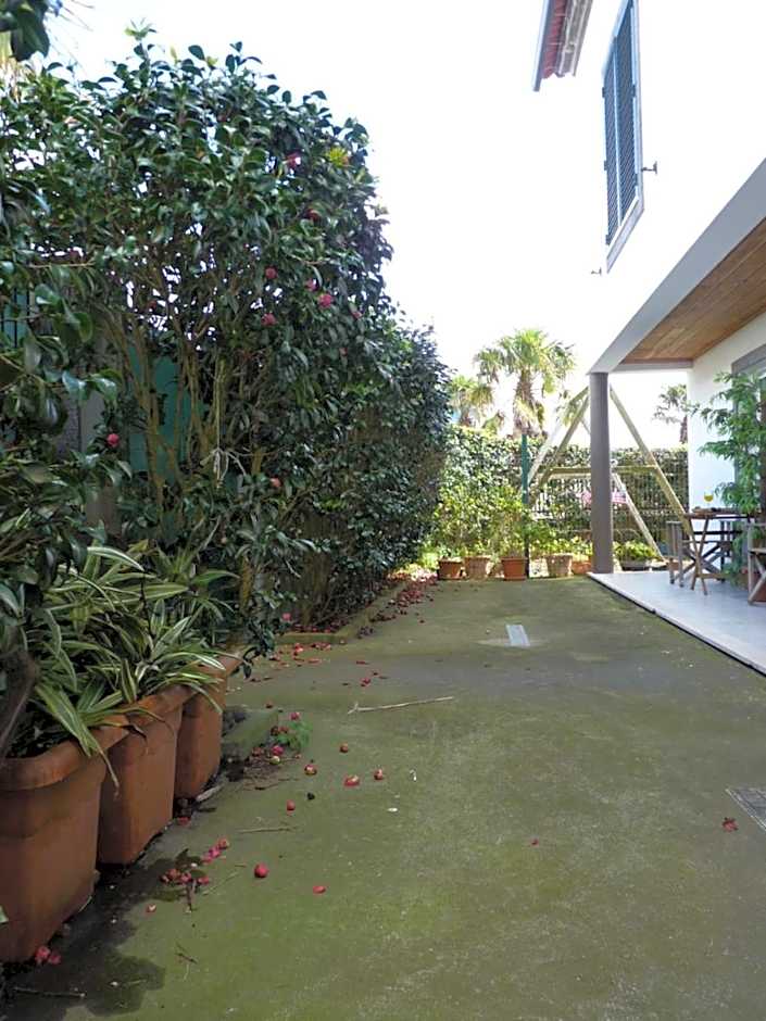 AZORES HOLIDAYS HOUSE -B&B - Suites - Self Check-in KEYBOARD