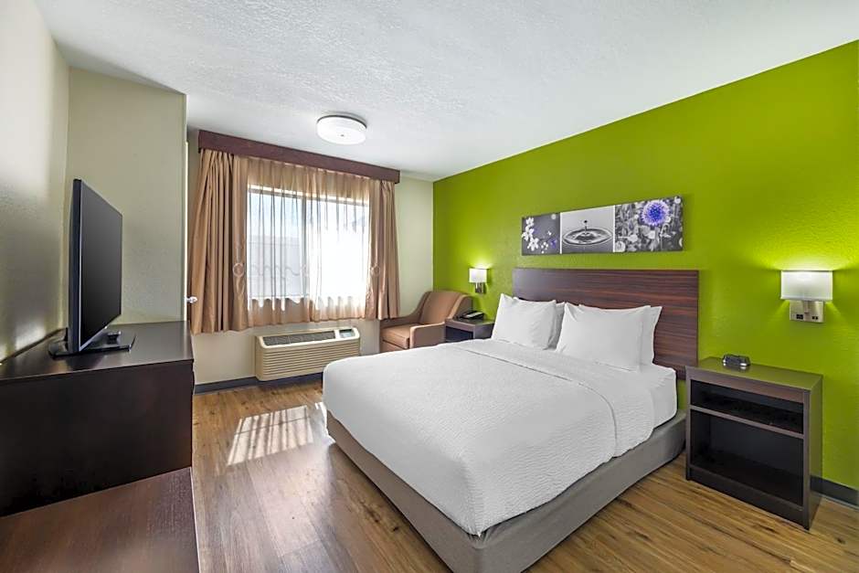 Sleep Inn & Suites Salina I-135