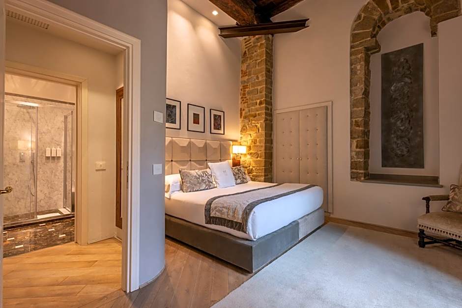 Donati Luxury Tower Suites