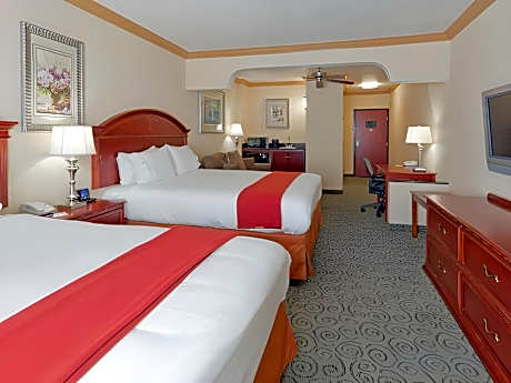 2 Queen Suite