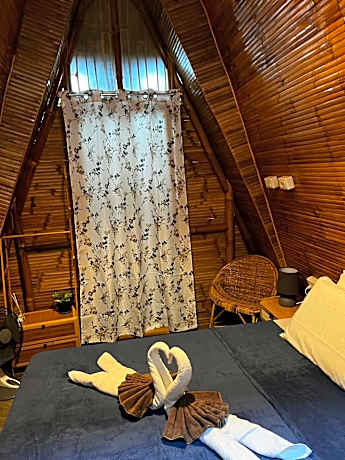 Deluxe Double Room (1 adult + 1 child)