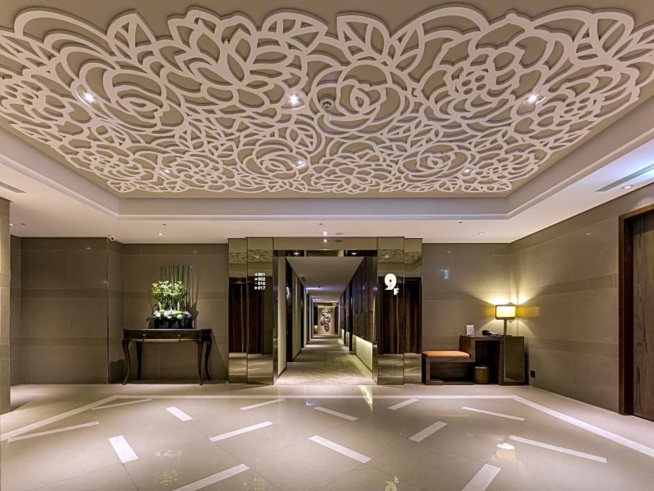 Green World Taipei Station