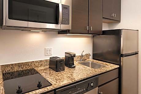 Queen Studio with Sofa Bed - Hearing Accessible