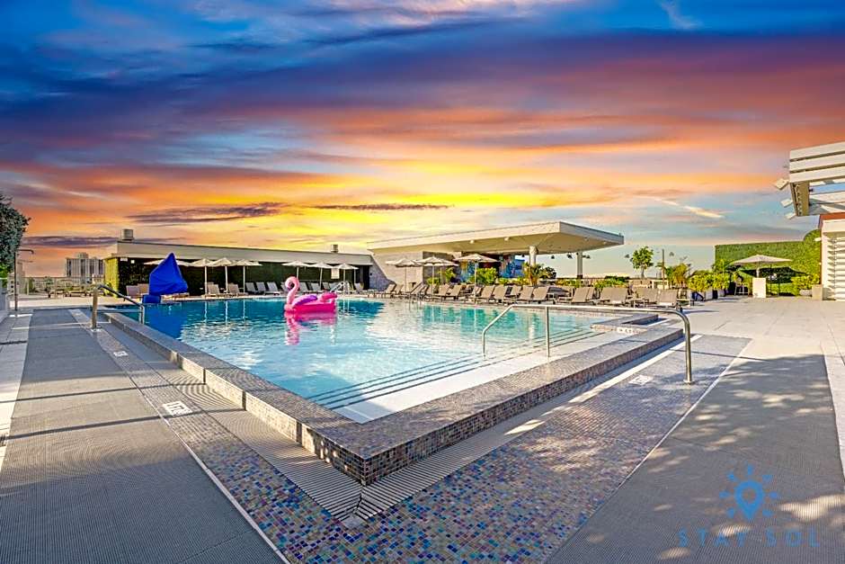 New Studio - Hollywood Beach Bliss for 2