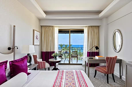 Deluxe Room with Sea View (2 Adults + 1 Child)