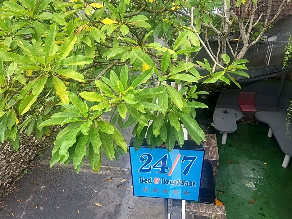Twenty4Seven Bed & Breakfast – Jimbaran, CO
