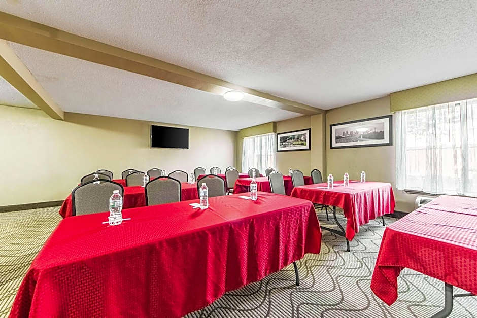 Comfort Inn North Dallas Near the Galleria