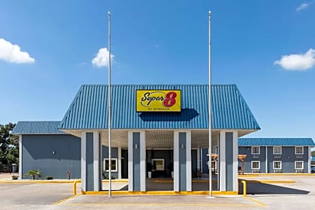 Super 8 by Wyndham Buffalo