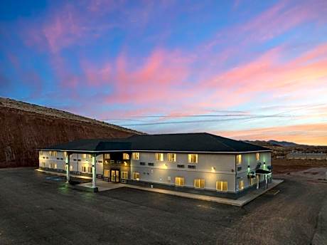 Quality Inn & Suites Salina National Forest Area