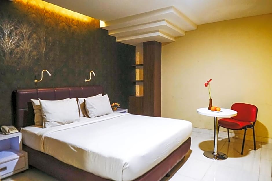 Empress Hotel Makassar City Center by LIFE