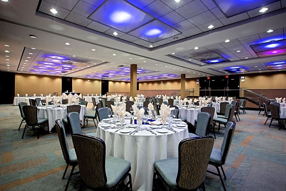 Crowne Plaza Hotel Glen Ellyn/Lombard By IHG