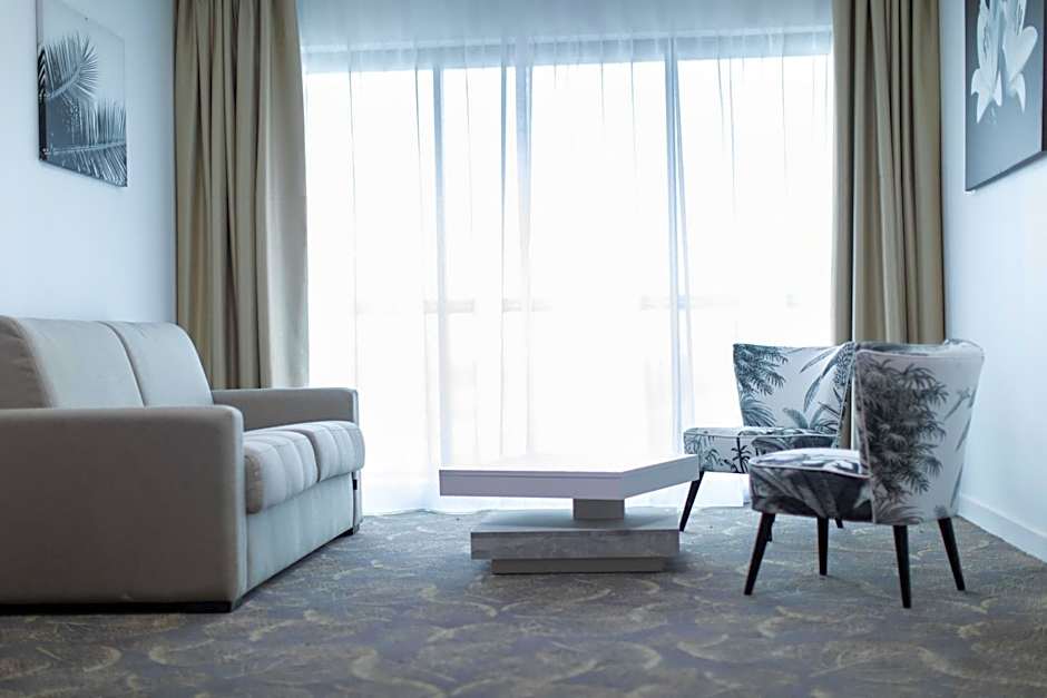 Le Barracuda & Spa, Centre Port, pieds dans l'eau, vue mer