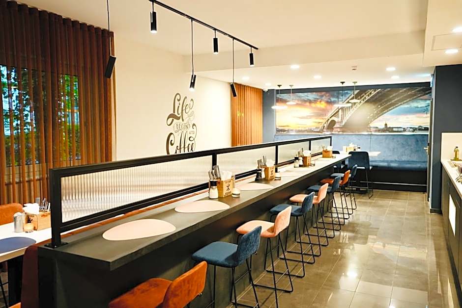 Arthotel Ambassador Wiesbaden - FREE PARKING