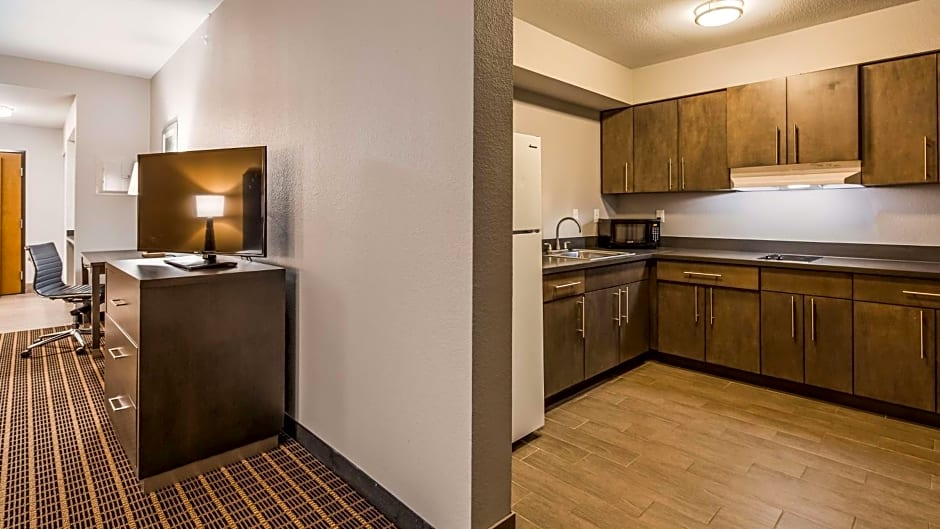 Best Western Plus Lampasas Inn & Suites