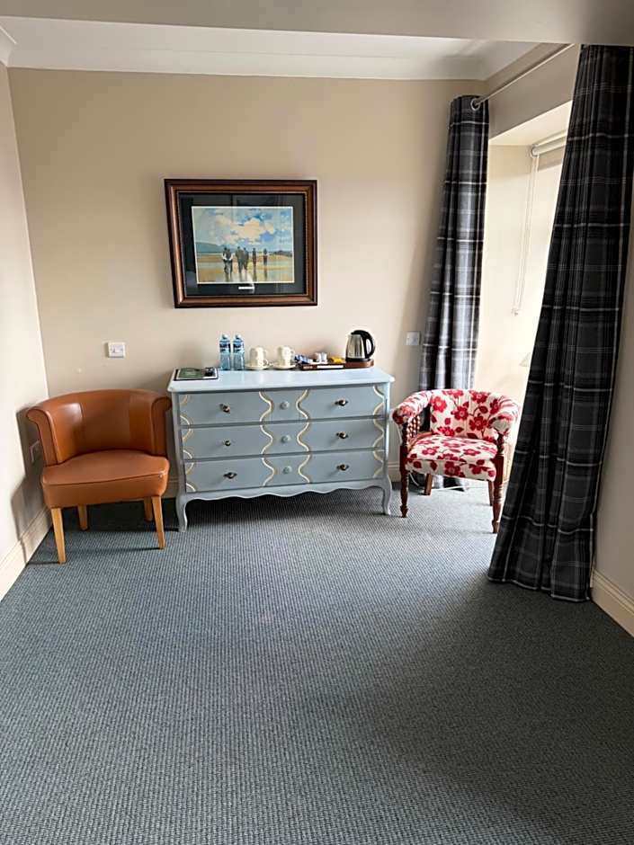 Connemara Lake Hotel