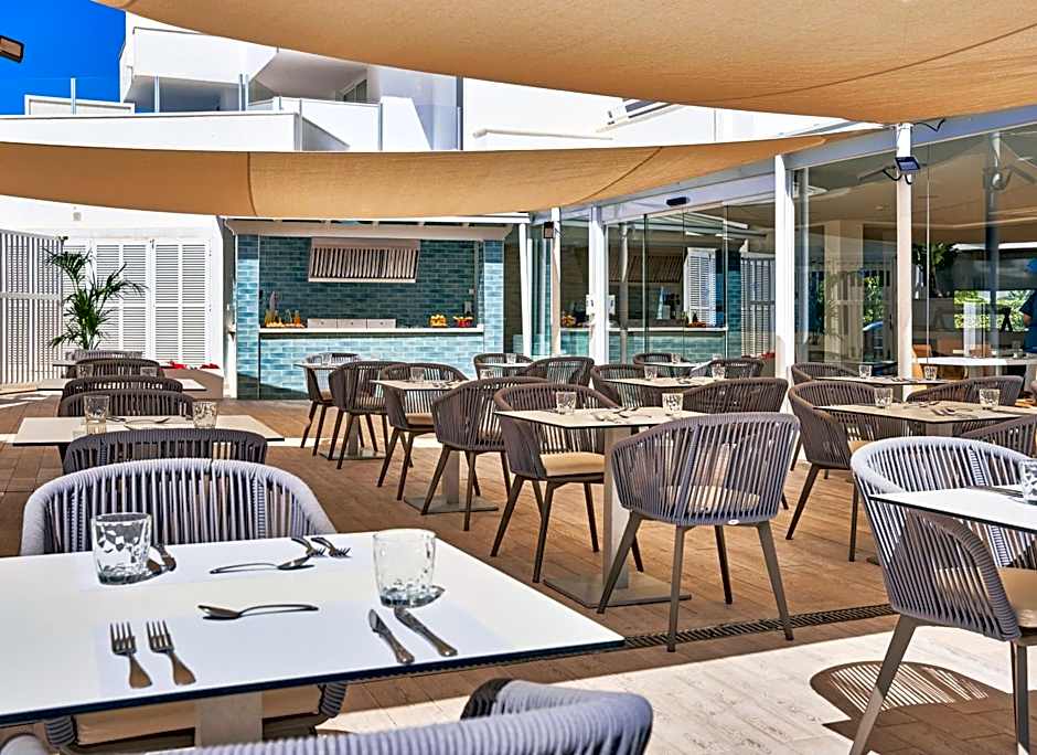 Globales Cala Bona Suites