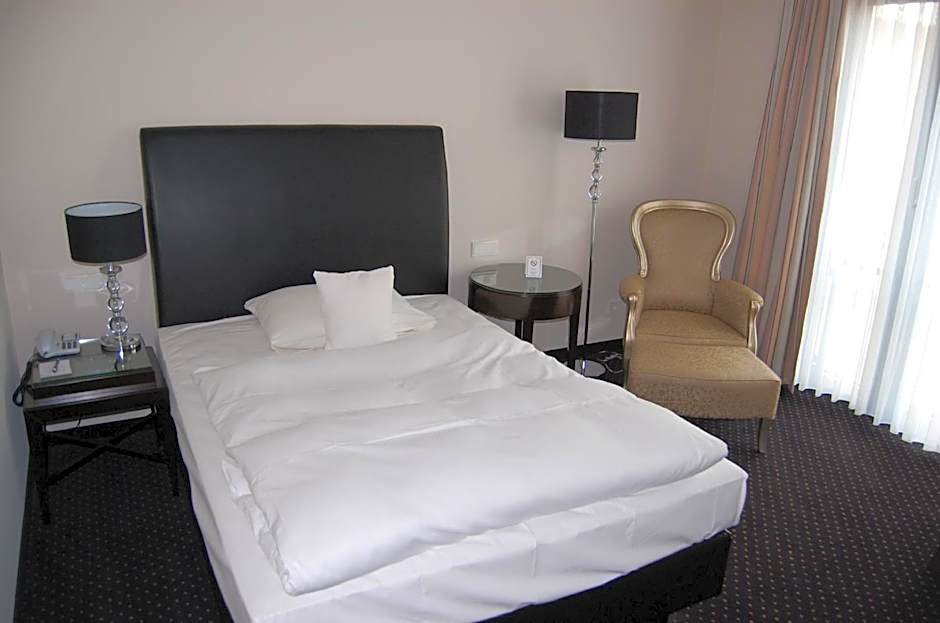 Hotel & Restaurant Schönau