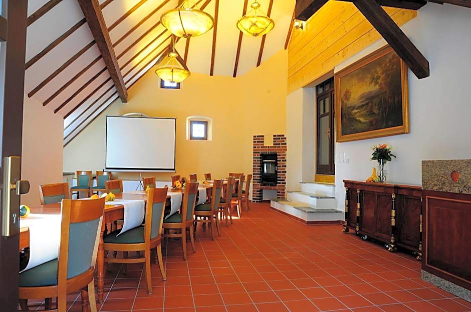 Hotel Schlossresidenz Heitzenhofen