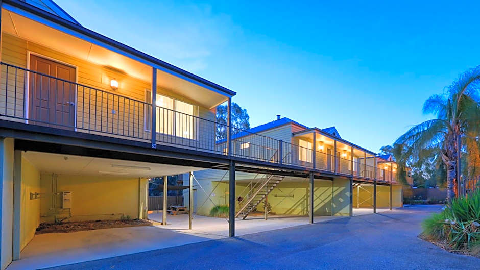 Bridges on Meninya Motel & Apartments