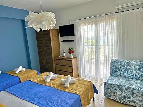 Quadruple Room with Sea View