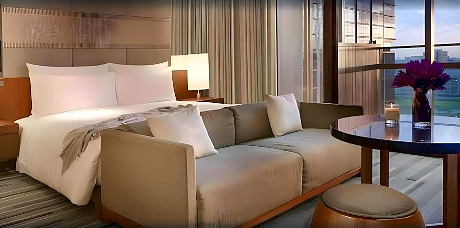 Hansar Bangkok Hotel