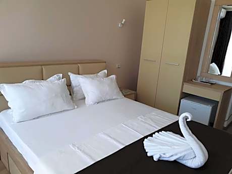 Superior Double Room with Balcony and Sea View