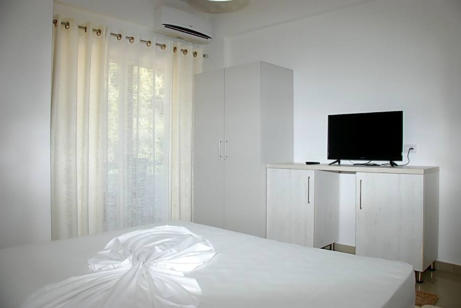 Photo 1 of 3 of Side Sea View Triple Room