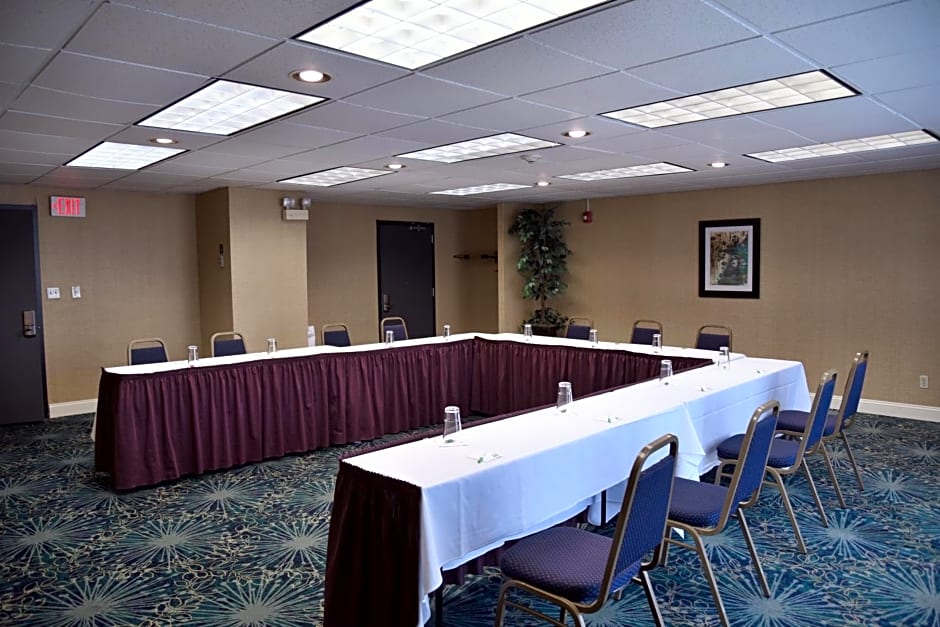 Holiday Inn Akron-West, an IHG Hotel