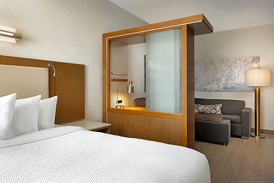 SpringHill Suites by Marriott Orange Beach at The Wharf