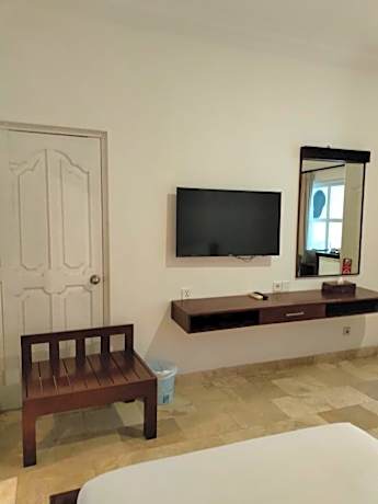 Deluxe Double Room with Garden View