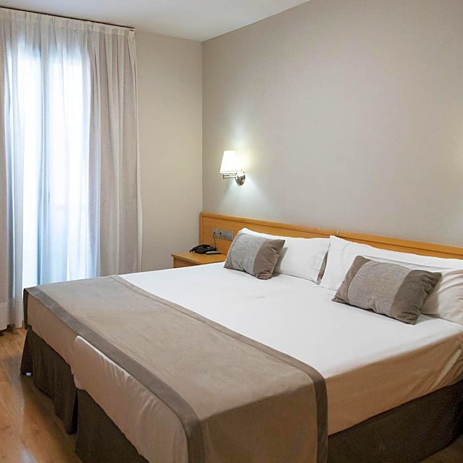 Foto 1 di 7 di 2 Beds