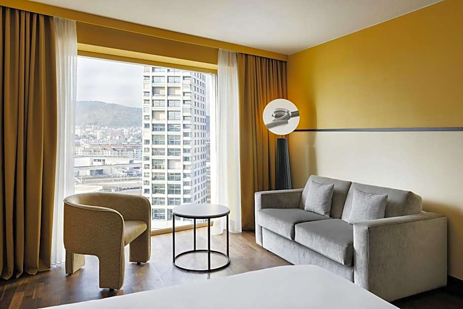 Renaissance Zurich Tower Hotel