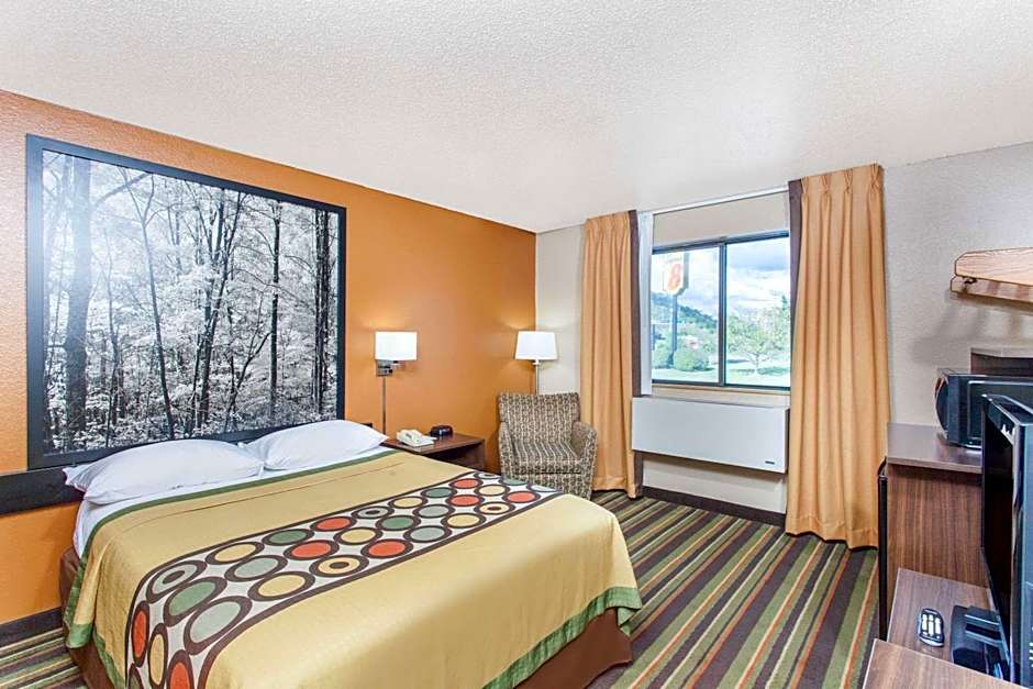 Super 8 by Wyndham Norton VA