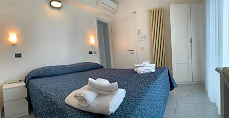 Double or Twin Room with Beach Access