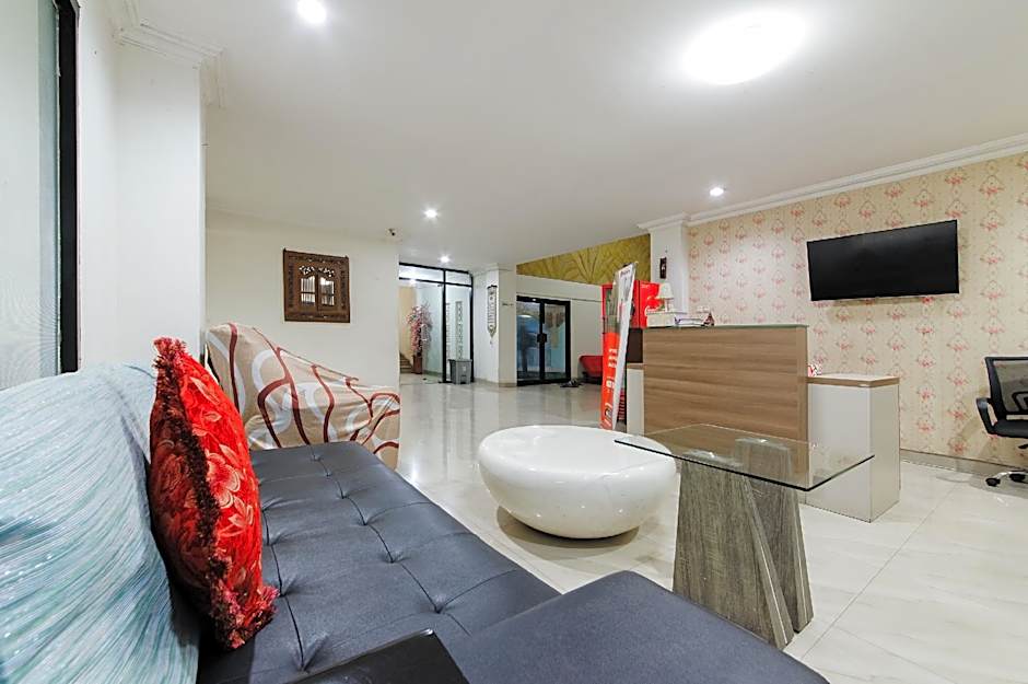 RedDoorz near Palembang Trade Center 3