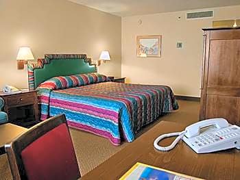Four Points by Sheraton Phoenix South
