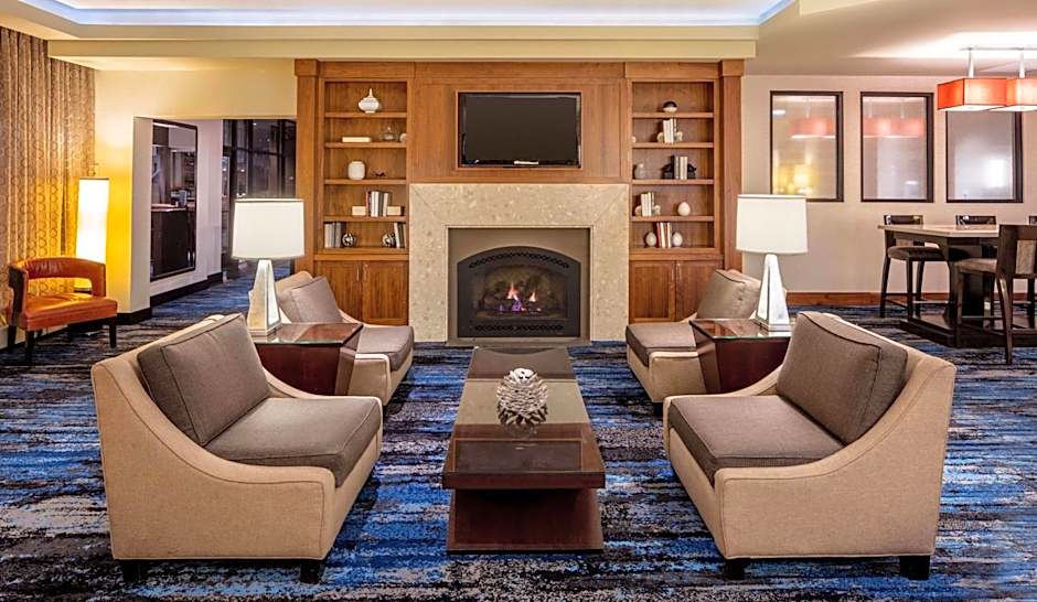 DoubleTree Suites By Hilton Minneapolis