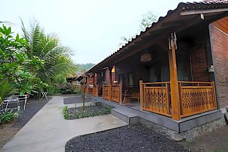 Java Turtle Lodge Meru Betiri